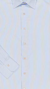 Détail tissu de la chemise Martin en Oxford japonais à rayures bleu ciel et blanc Collection Automne Hiver 2024 de la Maison Gabriel Paris