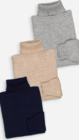 Coloris disponibles du pull Victor en shetland col roulé coloris bleu marine, gris souris et greige - collection Automne-Hiver 2024 - de la Maison Gabriel Paris