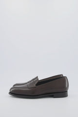 Le mocassin Newport, en cuir lisse coloris marron ébène, collaboration Malfroid x Gabriel, vidéo, de la Maison Gabriel Paris